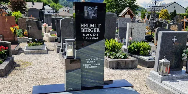Grab von Helmut Berger